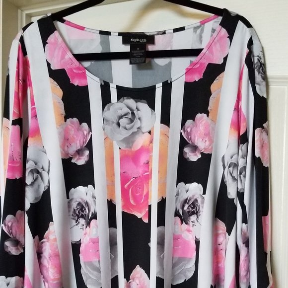 Floral Blouse, 2x - Picture 1 of 5